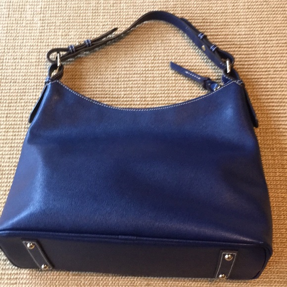 Like new Dooney & Bourke midnight blue purse - Picture 3 of 7